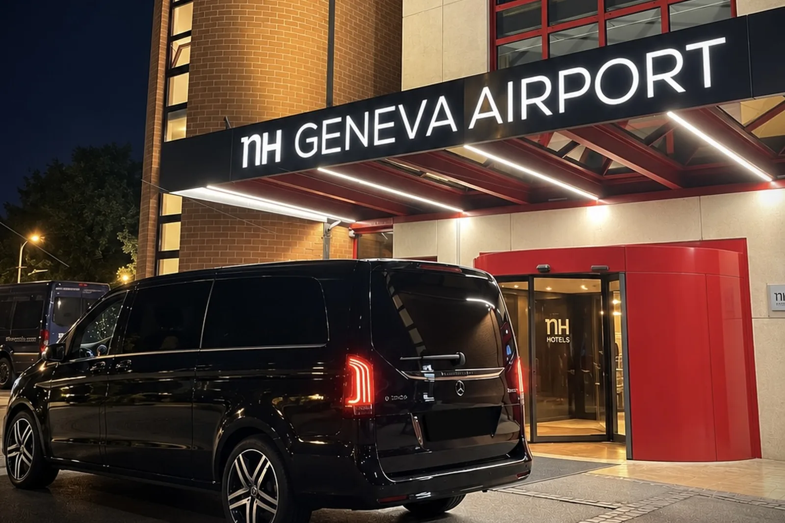 Van Mercedes noir d'ASVB Transports devant un hôtel de l'aéroport de Genève